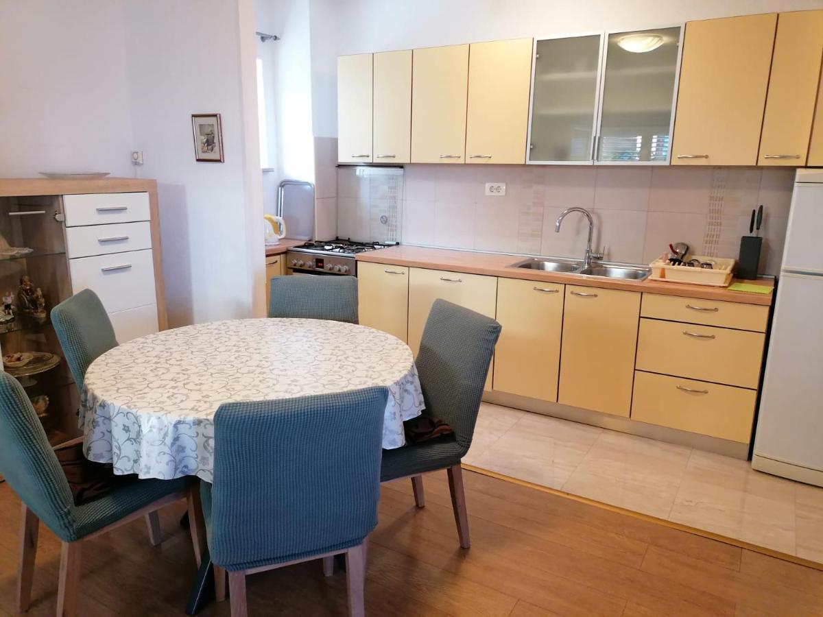 Guest House Lucija Makarska Exterior photo